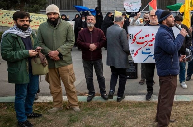 پس لرزه تجمع تندروها علیه رئیس جمهور؛ اینها چه کسانی اند که مجازند بدون مجوز هر کاری انجام بدهند؟