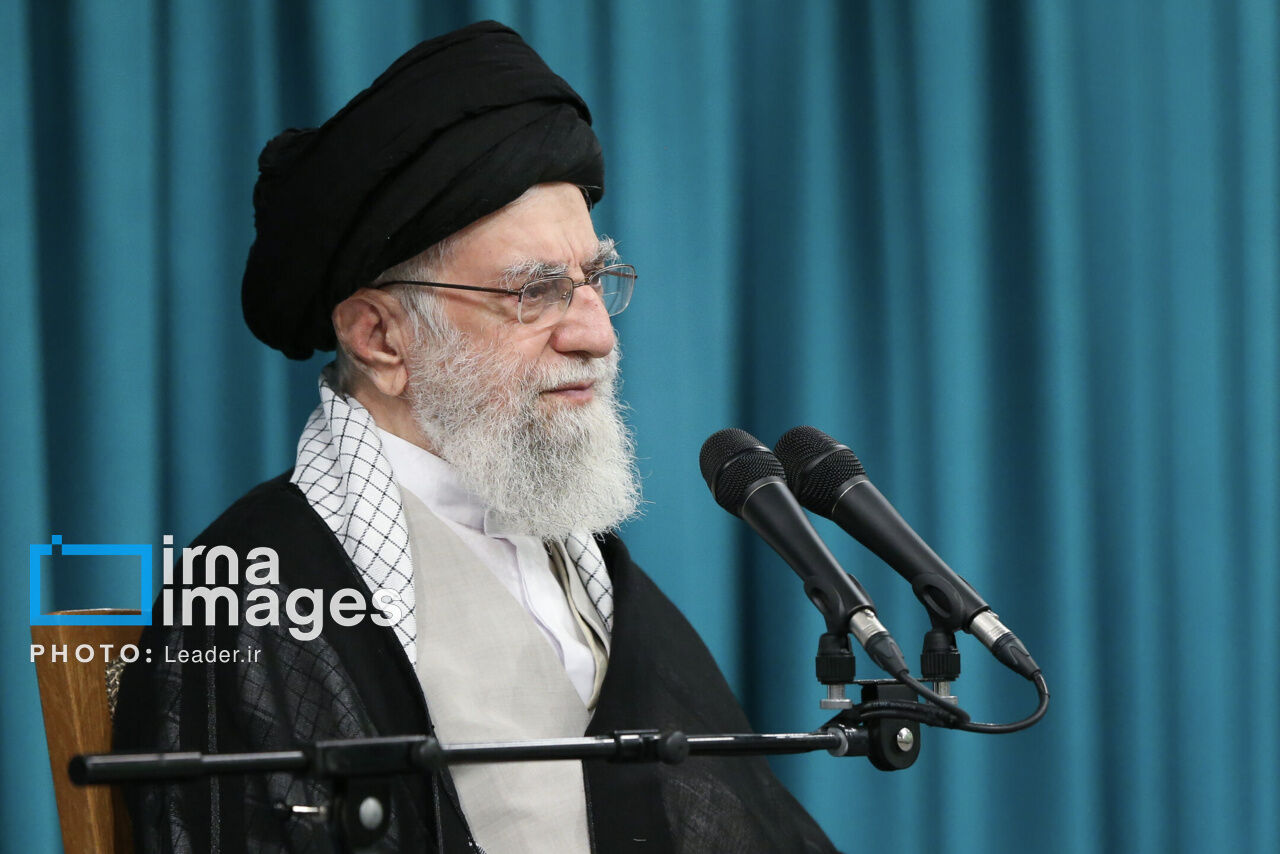 آمریکایی‌ها بدانند ملت ایران تسلیم‌شدنی نیست/ کسی را تهدید کنید که از تهدید کردن بترسد