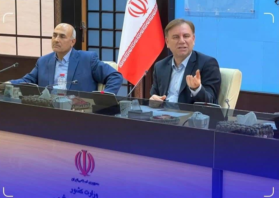 استاندار بوشهر: خطاب به مدیران دستگاه اجرایی، به گونه‌ای عمل کنید که هیچ خللی در امور مردم وارد نشود
