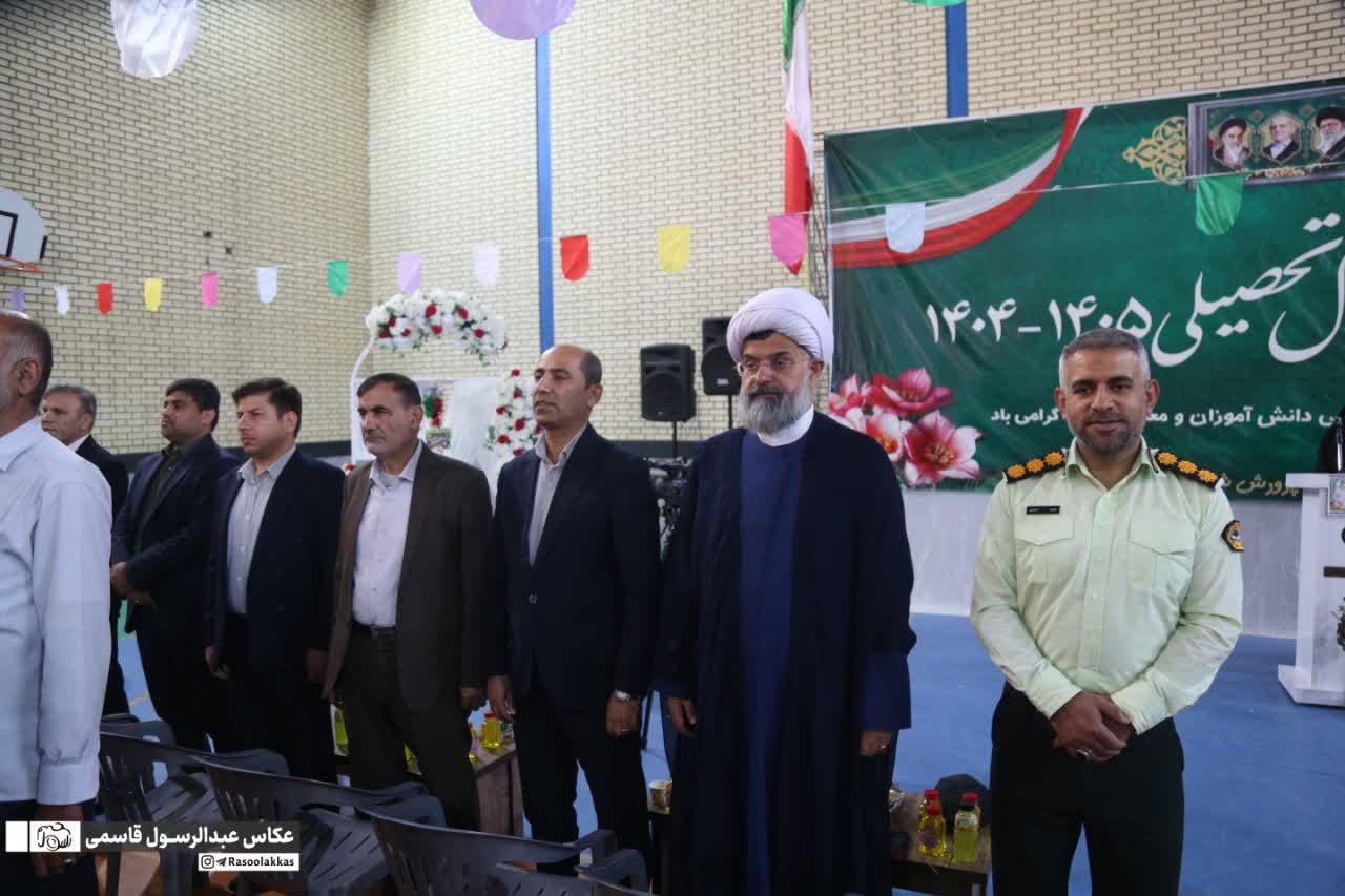 گزارش تصویری نواخته شدن زنگ مهر و مقاومت در هنرستان شهید فرشادفر خورموج