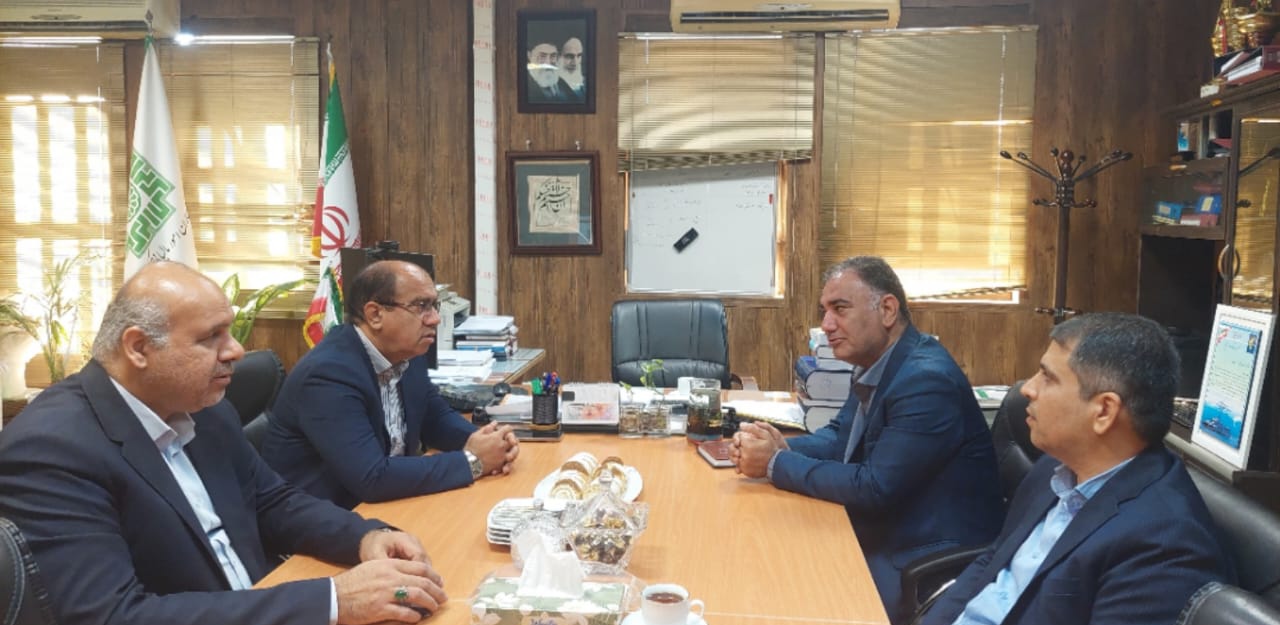 دیدار شهردار خورموج با مدیرکل امور مالیاتی بوشهر برای بررسی واریز عوارض مالیات بر ارزش افزوده