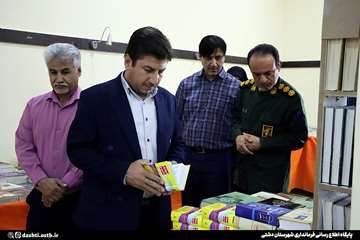 برپایی نمایشگاه کتاب کاری فرهنگی و بسیار با ارزش است