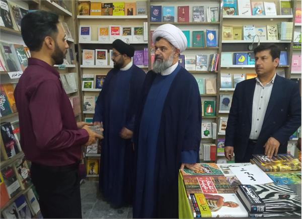 کتاب و مطالعه زیربنای توسعه فرهنگی جامعه است