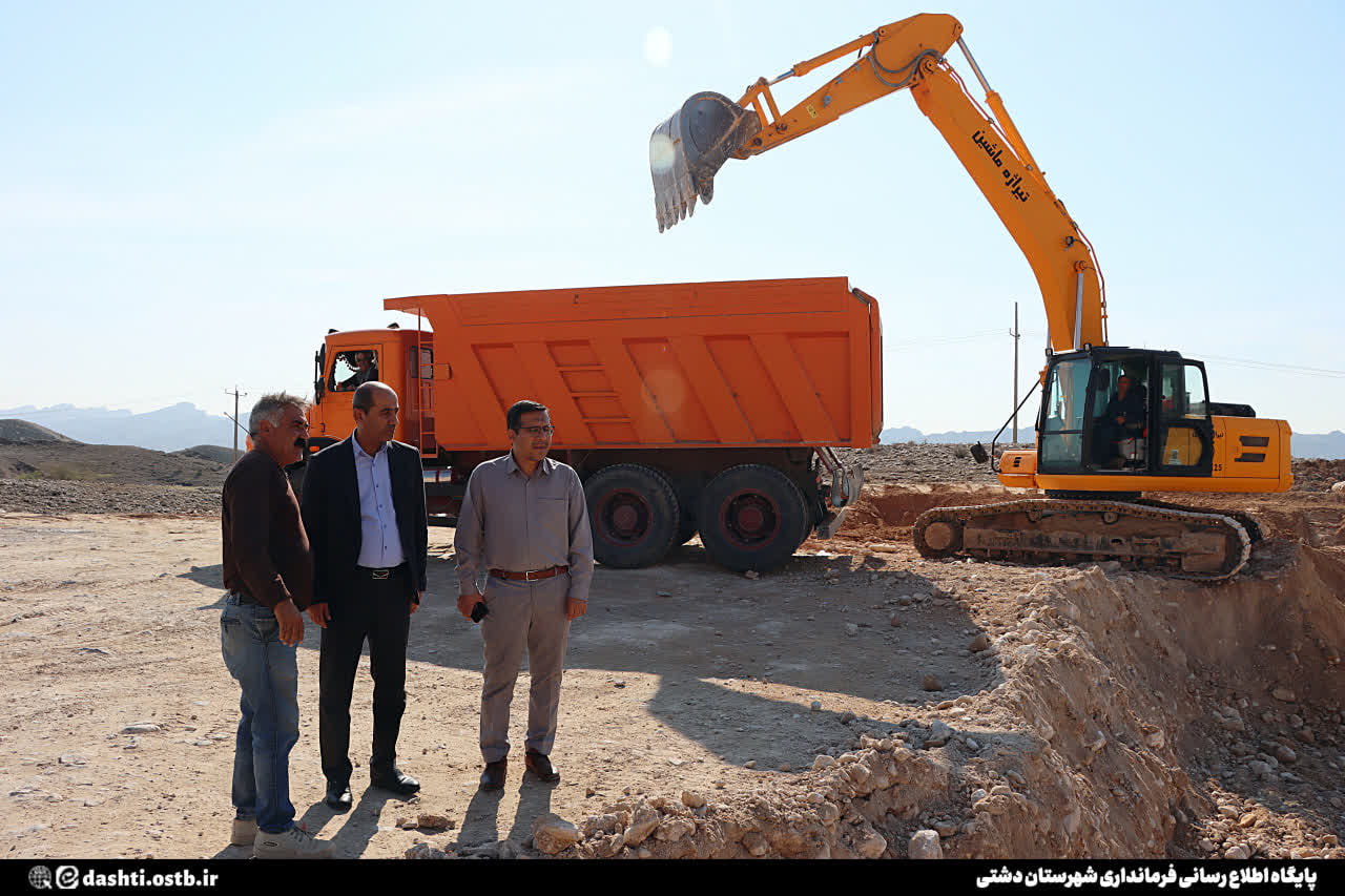 فرماندار دشتی؛ تأخیر در بهره‌برداری از محور خورموج-لاور قابل قبول نیست