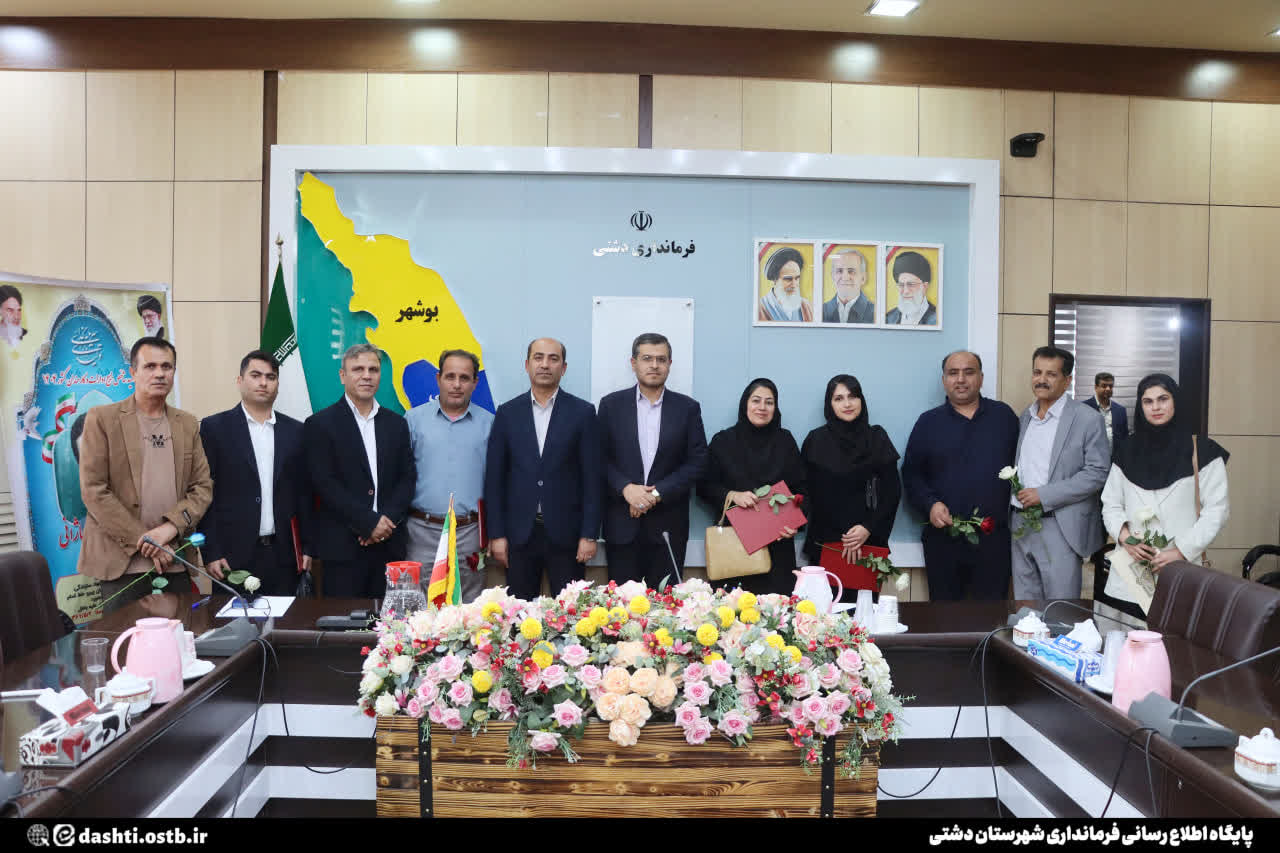 بازاریان همواره پشتیبان انقلاب و از عوامل آرامش جامعه بوده‌اند