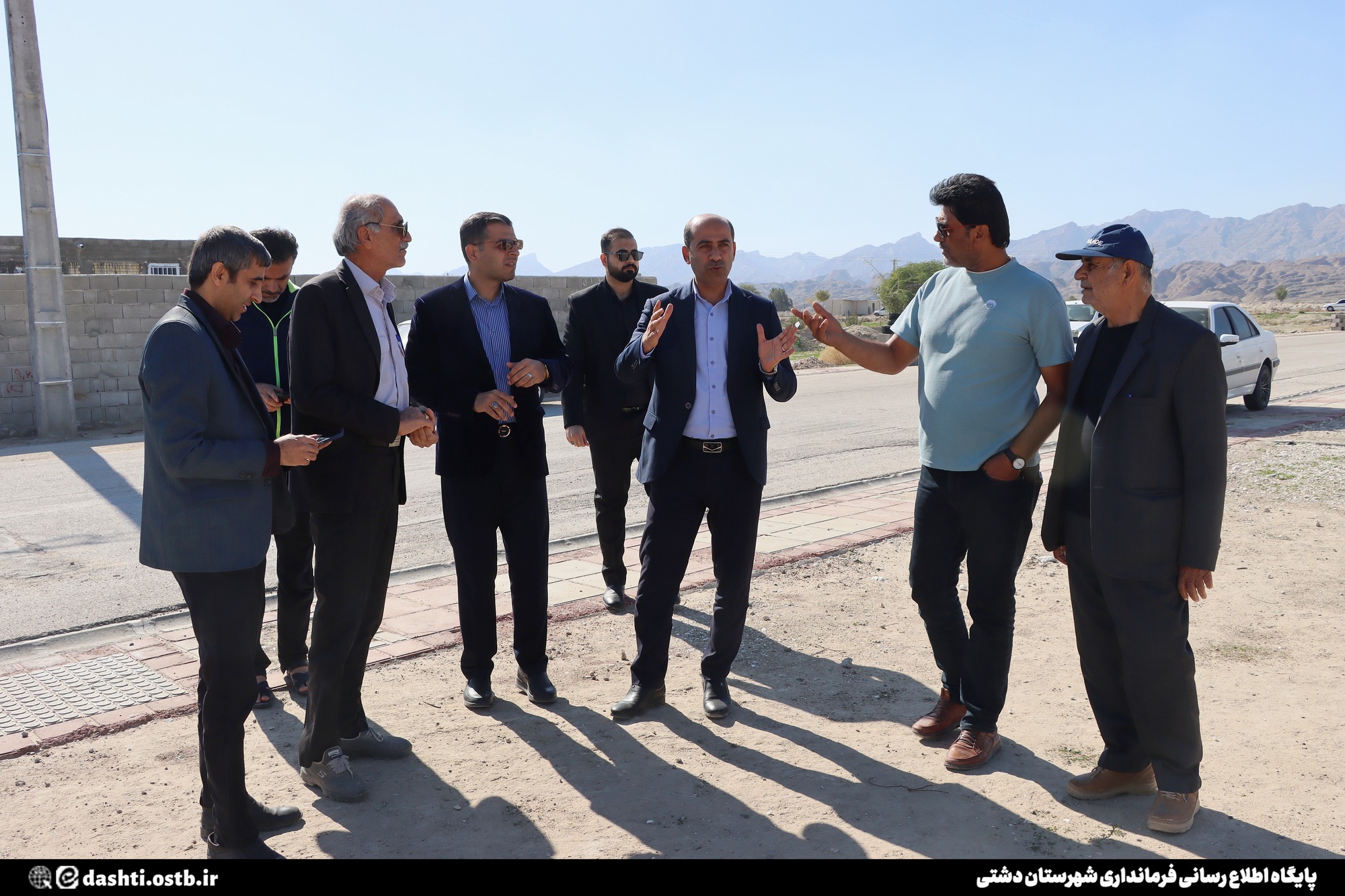 فرماندار دشتی؛ ۲۰۰ میلیارد ریال به چمن های ورزشی روستاهای دشتی اختصاص یافت