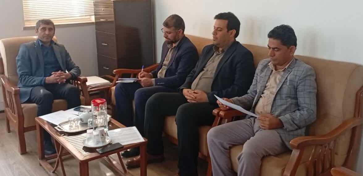 نشست انتخاباتی اعضای هیأت نظارت بر انتخابات هفتمین دوره شوراهای اسلامی شهر و روستای بخش مرکزی با حضور بخشدار بخش مرکزی شهرستان دشتی برگزار شد