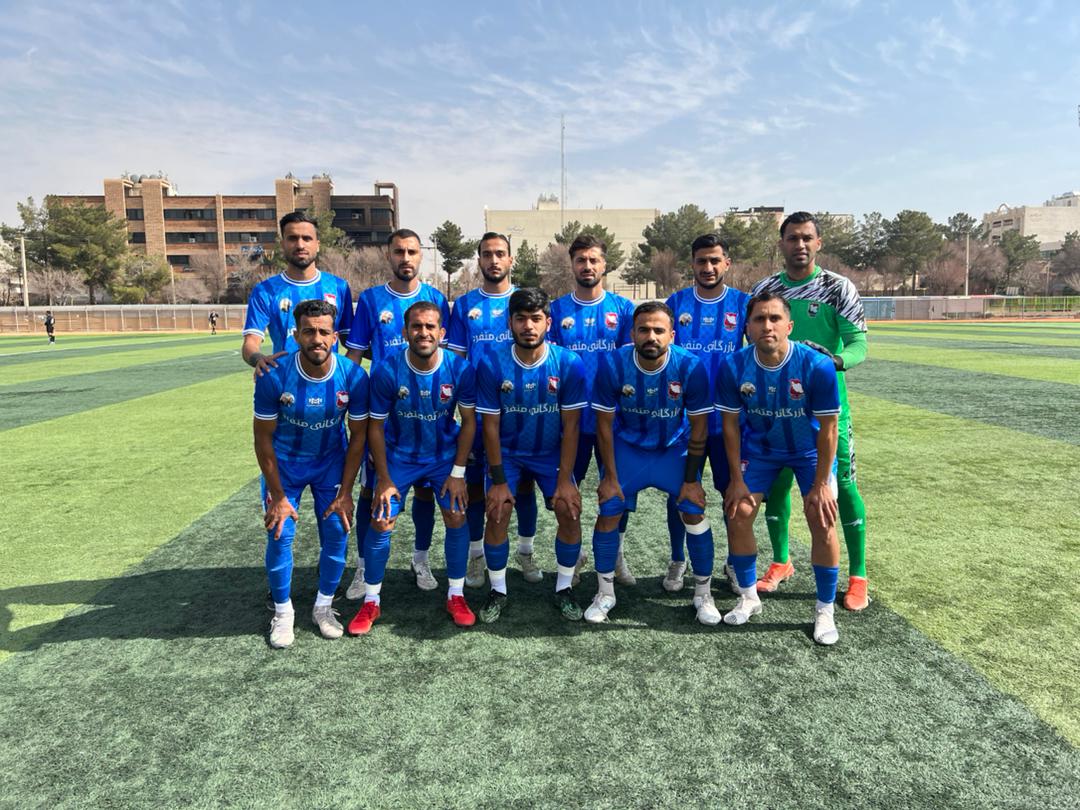 فتح نصف جهان با درخشش اشکان مومنی و برد قاطع خارج از خانه ایرانجوان خورموج