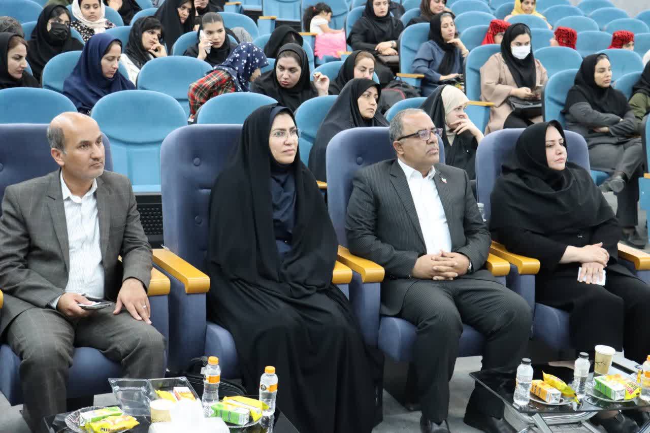 گرامیداشت روز دختر و دهه کرامت در بوشهر با حضور دختران تحت حمایت بهزیستی برگزار شد