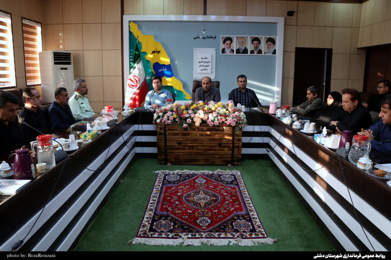 فرماندار دشتی ؛ اتحاد مردم نیروهای مسلح و حمایت و پشتیبانی دولت دشمن را به آتش‌بس وادار کرد