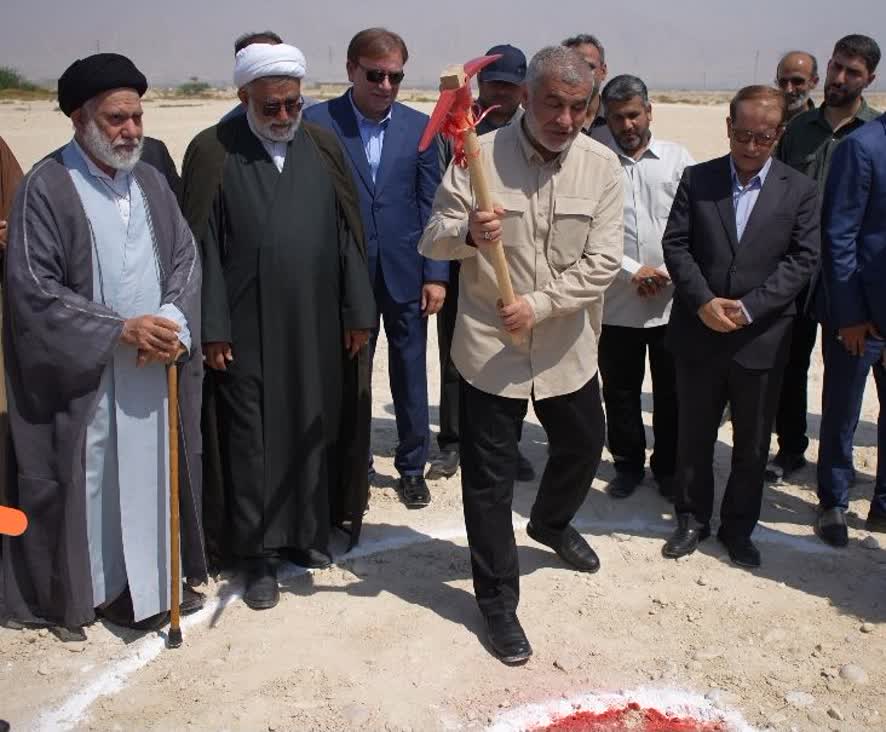 عملیات اجرایی پروژه آموزشی شهدای میناب با سرمایه‌گذاری ۱۲۰۰ میلیارد ریال در دیّر آغاز شد