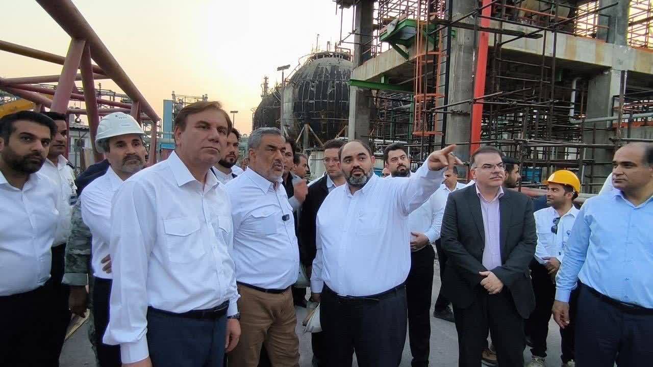 بازدید سرپرست وزارت نفت و استاندار بوشهر از مجتمع‌های پتروشیمی جم و مبین انرژی